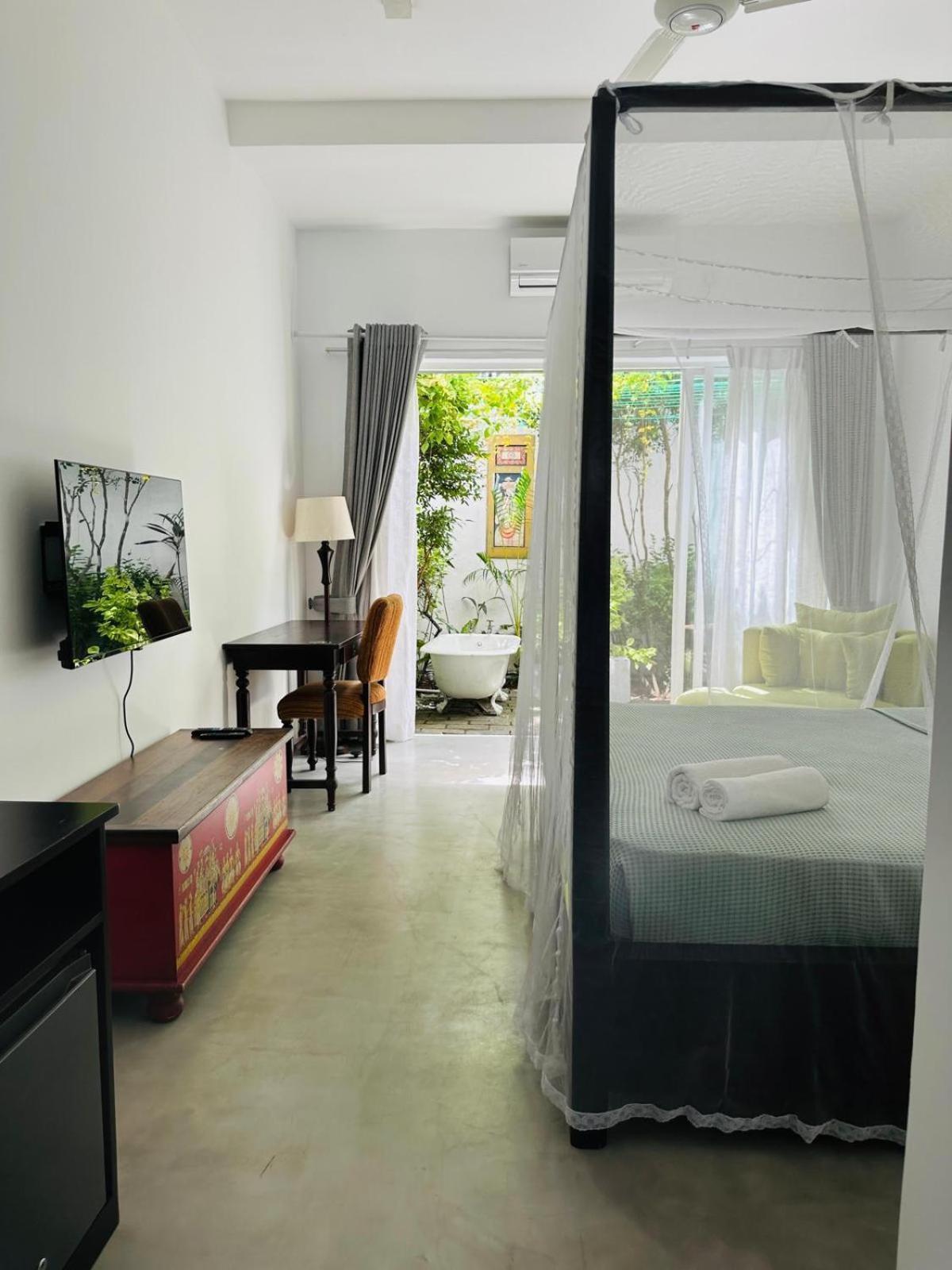 Jr Suite Room