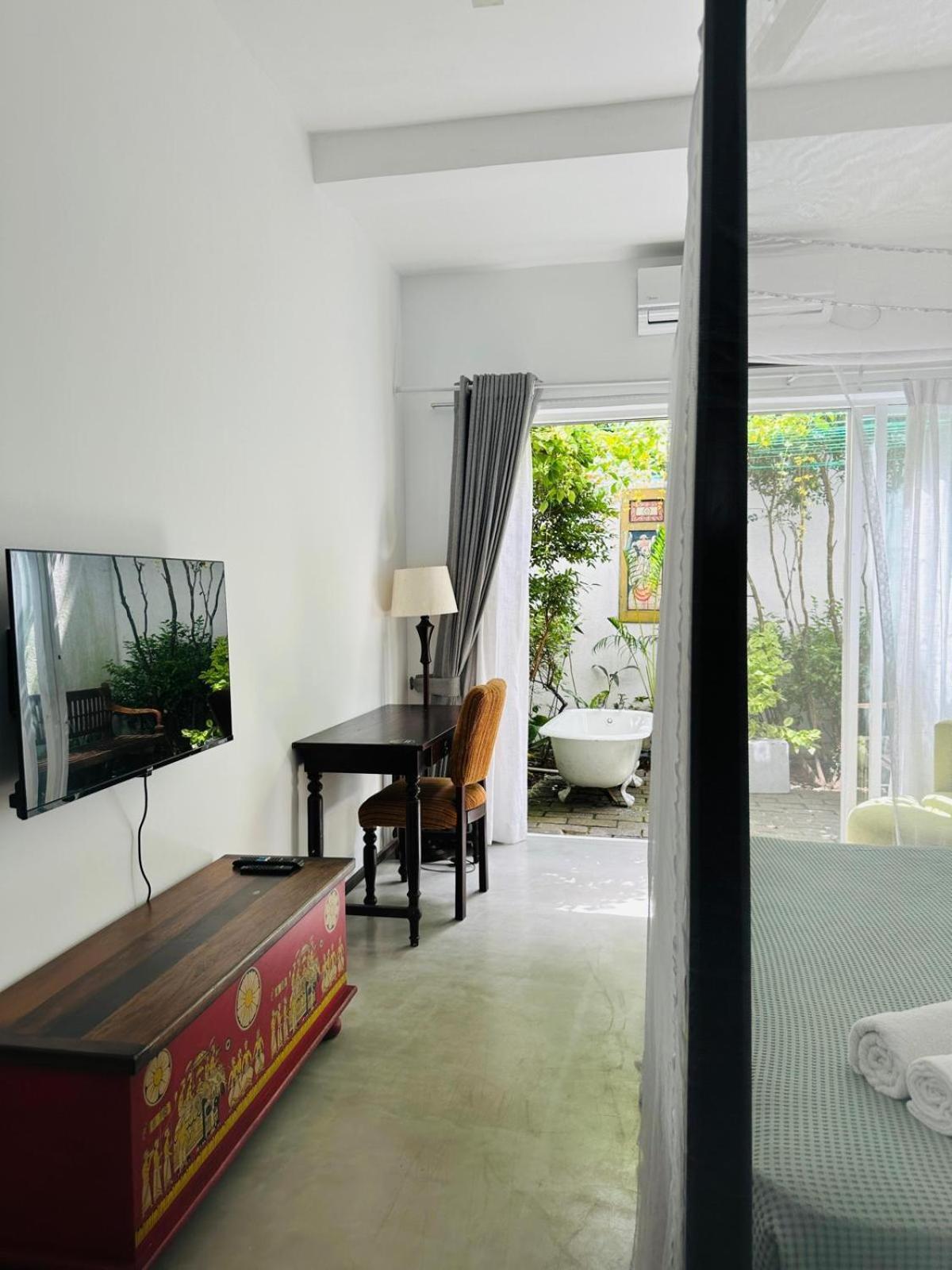 Jr Suite Room