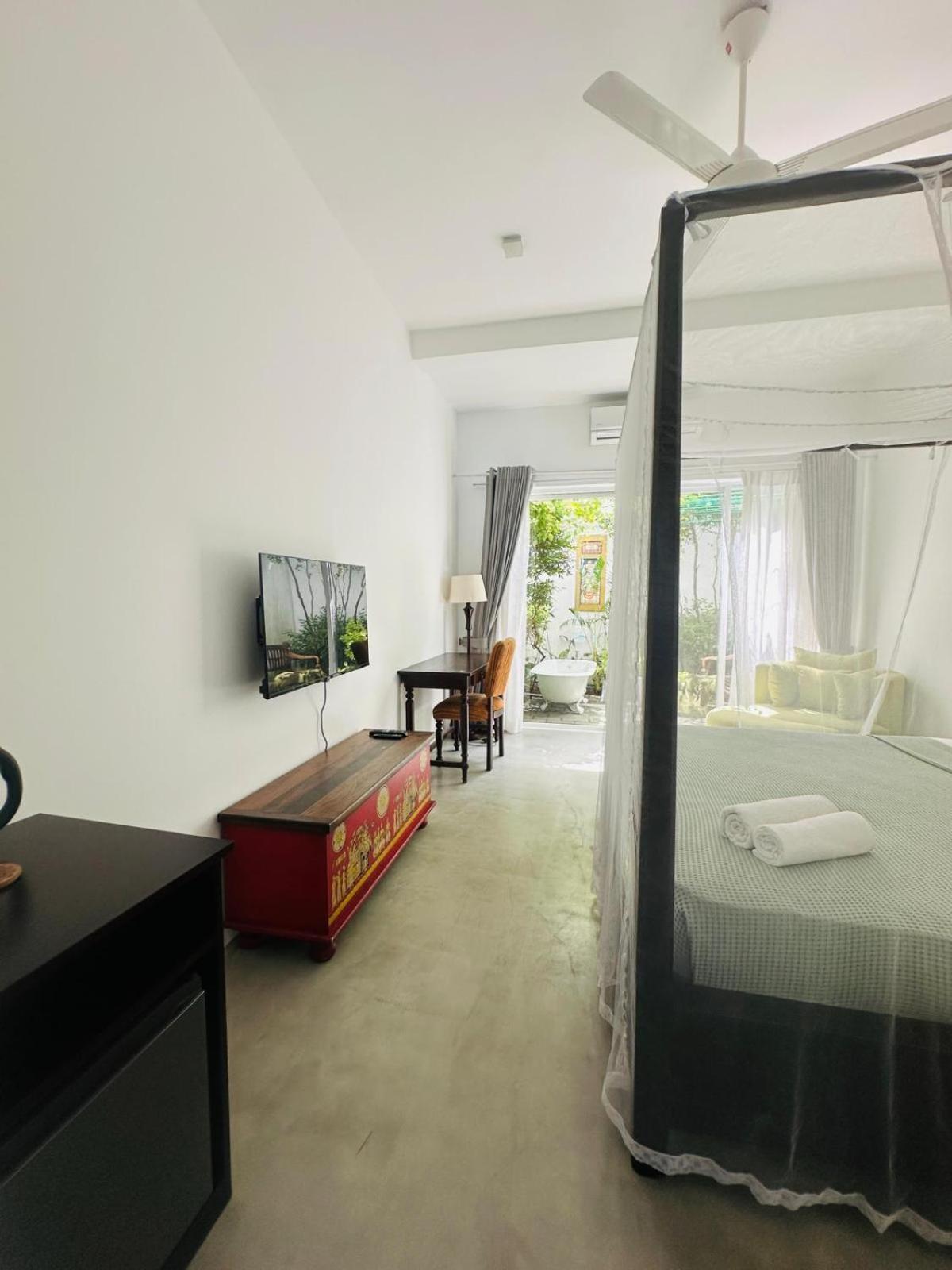 Jr Suite Room